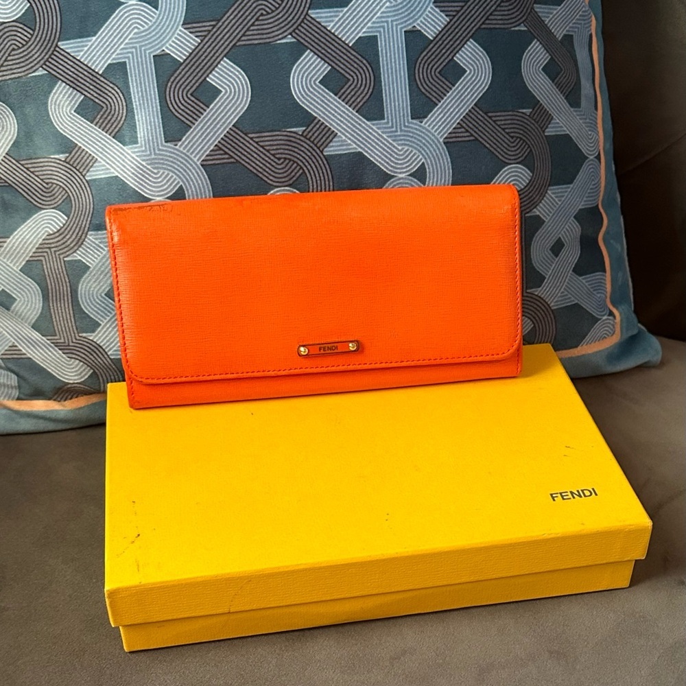 FENDI Wallet Crayon Orange Leather Authentic